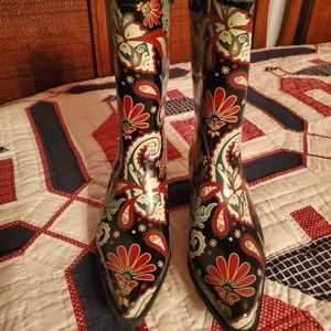 NWOT Nomad Yippy Black Paisley Cowgirl Rain Boots